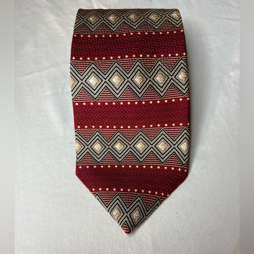 Elizabeth Nell 100% Italian Silk Tie Red Gold Black
